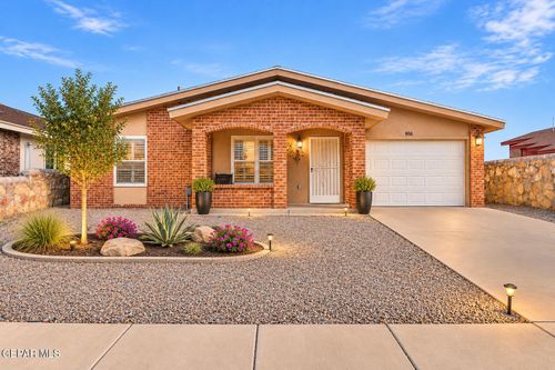 808 Nazareno St, Horizon City, TX, 79928-7708 | Card Image