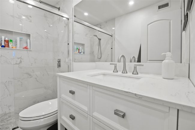 APT-201 - 2310 S Cypress Bend Dr, Condo with 2 bedrooms, 2 bathrooms and null parking in Pompano Beach FL | Image 9