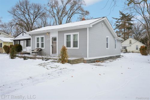 21560 Poinciana St, Southfield, MI, 48033-3545 | Card Image