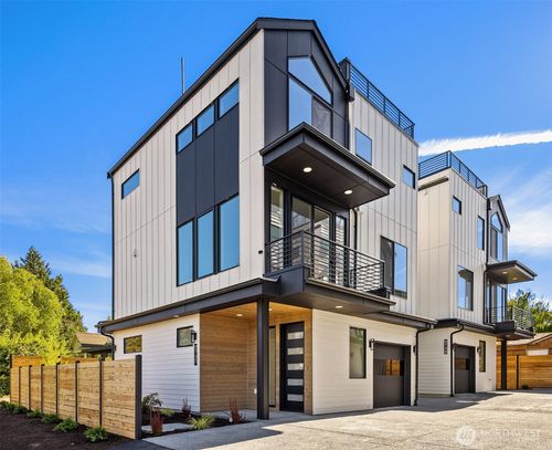 9739 12th Ave Nw, Seattle, WA, 98117-2238 | Card Image