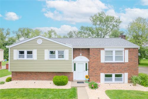 134 Chris Dr, Irwin, PA, 15642-9119 | Card Image