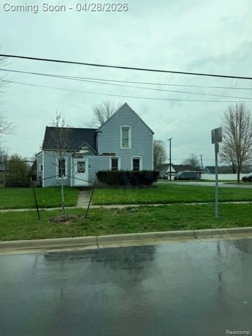 607 Toledo St, Dundee, MI, 48131-1214 | Card Image