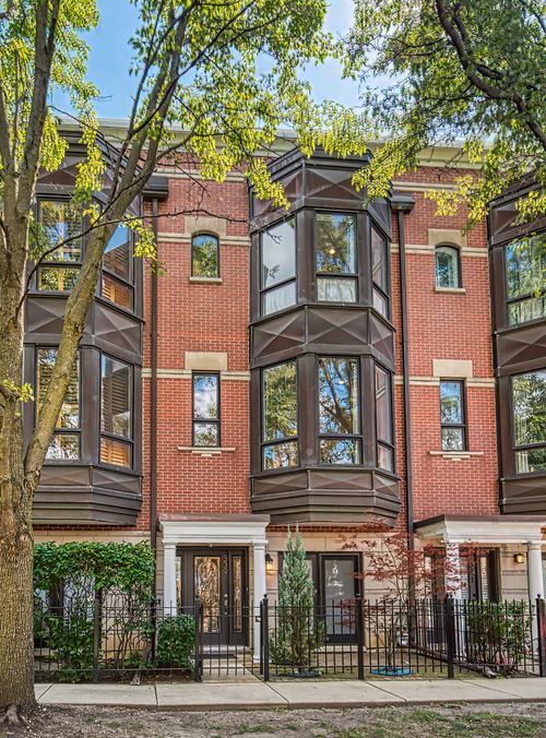 339 W Scott St, Chicago, IL, 60610-4372 | Card Image
