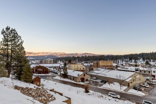 10008 High St, Truckee, CA, 96161-0290 | Card Image