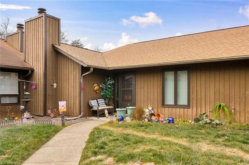 2409 Cottage Pl, Greensboro, NC, 27455-2912 | Card Image