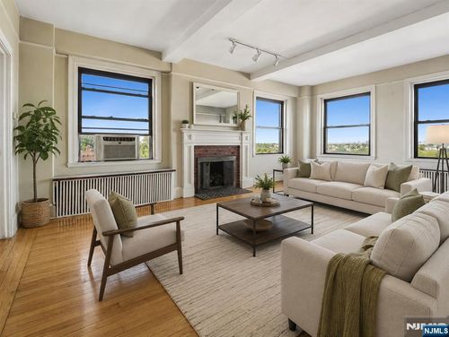 375 Mount Prospect, Newark, NJ, 07104 | Card Image