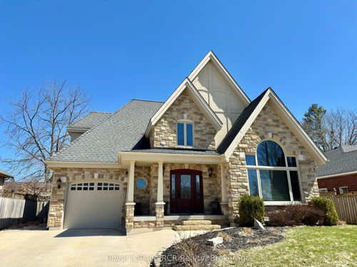 241 4th Street Cres, Hanover, ON, N4N | Card Image