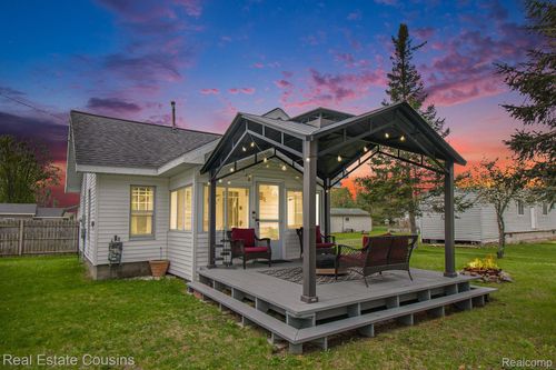 116 Alma Ln, Houghton Lake, MI, 48629-9616 | Card Image