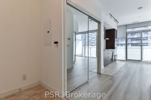 1812-14 York St, Toronto, ON, M5J0B1 | Card Image