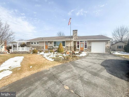 924 Blanchard Ave, CHAMBERSBURG, PA, 17201-3725 | Card Image