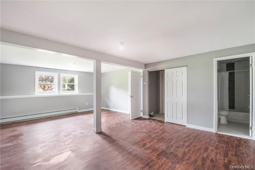 29 Robert Dr, Warwick, NY, 10990-1928 | Card Image