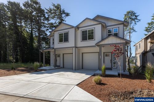 1453 Se Marine Av, Lincoln City, OR, 97367 | Card Image