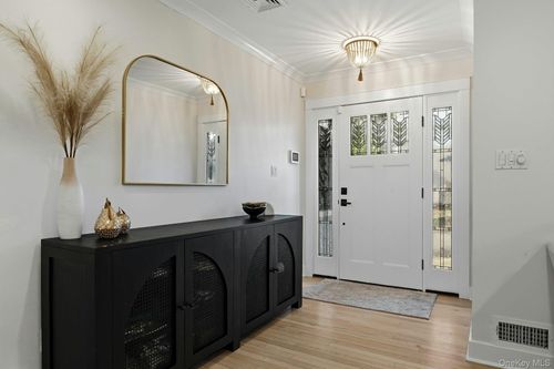 47 Birch St, Port Washington, NY, 11050-4339 | Card Image