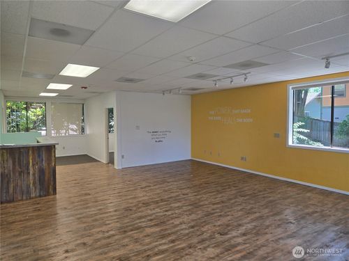202-1211 4th Ave E, Olympia, WA, 98506-4279 | Card Image