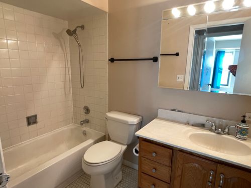 22-2218 Country Club Dr, Woodridge, IL, 60517-3004 | Card Image