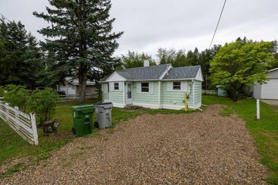 1510 63 St, House detached with 2 bedrooms, 1 bathrooms and 2 parking in Edson AB | Image 1