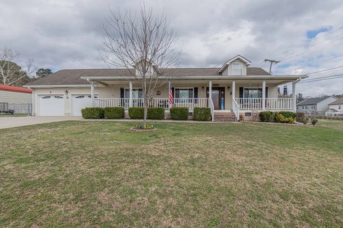 8405 Bay Run Dr, Hixson, TN, 37343-1488 | Card Image