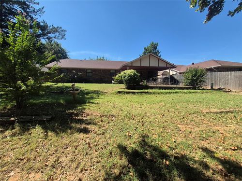 2328 Celina Dr, Midwest City, OK, 73130-7529 | Card Image