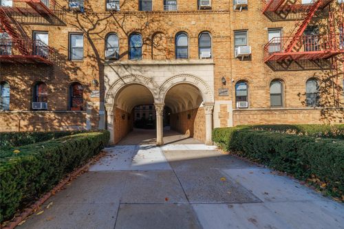 apt-2m-83 Lefferts Blvd, Kew Gardens, NY, 11415-2560 | Card Image