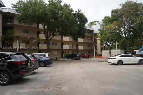 203-6001 N Falls Circle Dr, Lauderhill, FL, 33319-6823 | Card Image