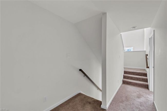2011 Chartwell Dr, House attached with 3 bedrooms, 3 bathrooms and null parking in Newport News VA | Image 17