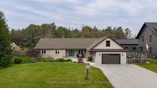 236 Bruce Rd, South Bruce Peninsula, ON, N0H2T0 | Card Image