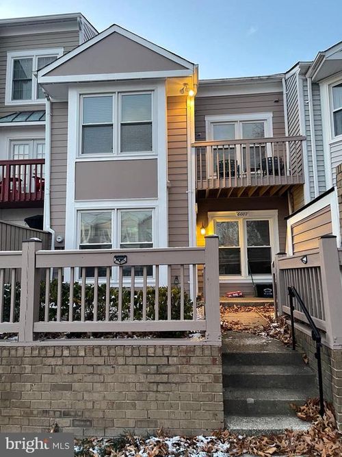 6002 Rabbit Hill Ct, CENTREVILLE, VA, 20121-3041 | Card Image