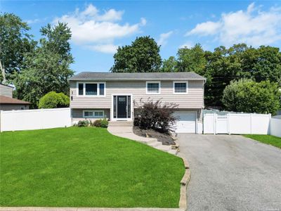 23 Deville Drive, House other with 5 bedrooms, 2 bathrooms and null parking in Selden NY | Image 3