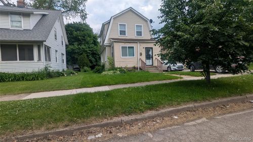 100 Oliver St, Pontiac, MI, 48342-1547 | Card Image