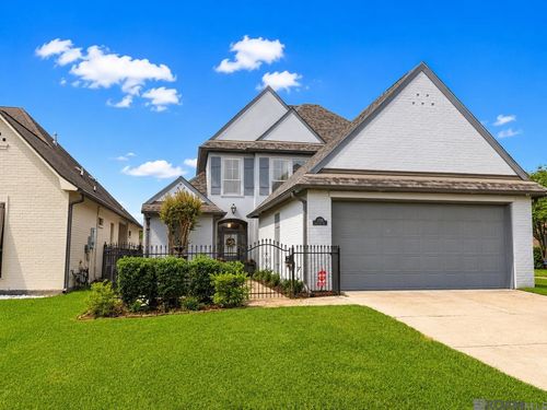 11001 Shoreline Dr, Baton Rouge, LA, 70809-9015 | Card Image