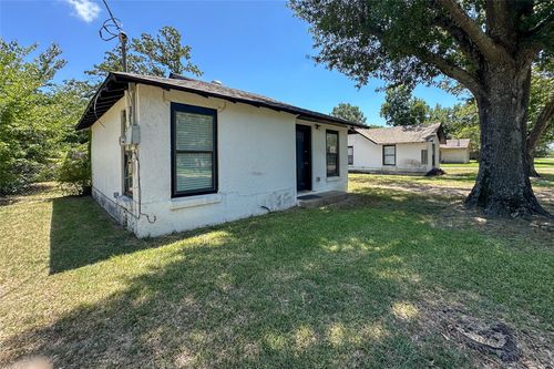 909 Alice St, Trinidad, TX, 75163-6066 | Card Image