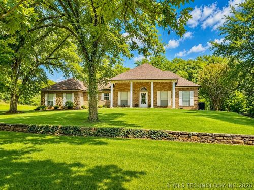 6946 Red Oak Drive, Kingston, OK, 73439 | Card Image