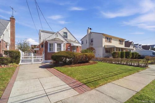 115-11 Parkway Dr, Elmont, NY, 11003-3932 | Card Image