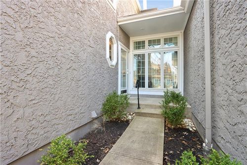 12628 Barkley St, Leawood, KS, 66209-2553 | Card Image