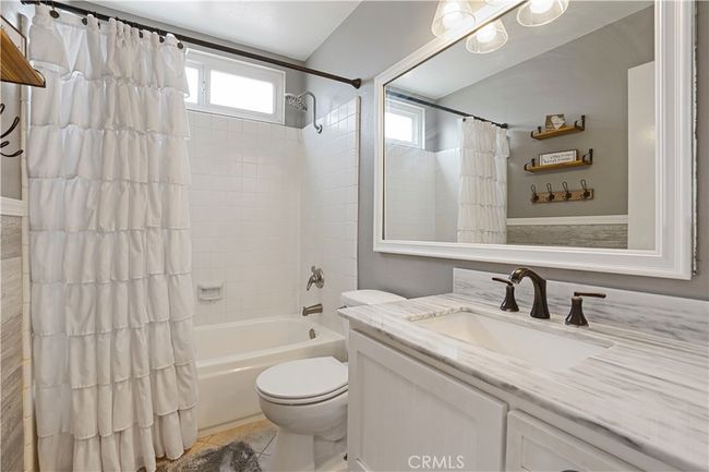 17882 Hallcroft Ln, House other with 4 bedrooms, 3 bathrooms and 6 parking in Huntington Beach CA | Image 24