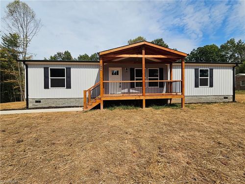 210 Westview Dr, Mount Airy, NC, 27030-7481 | Card Image