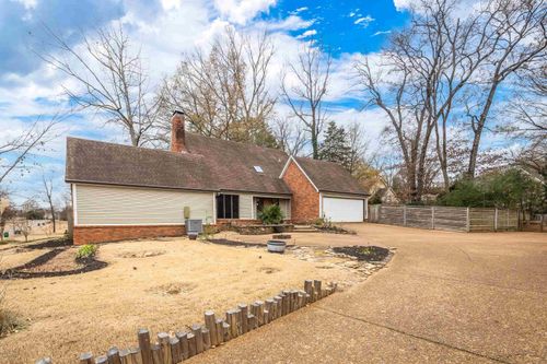 1833 New Riverdale Rd, Germantown, TN, 38138-2603 | Card Image