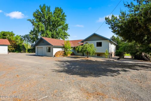 2151 Speyers Rd, Selah, WA, 98942-9369 | Card Image