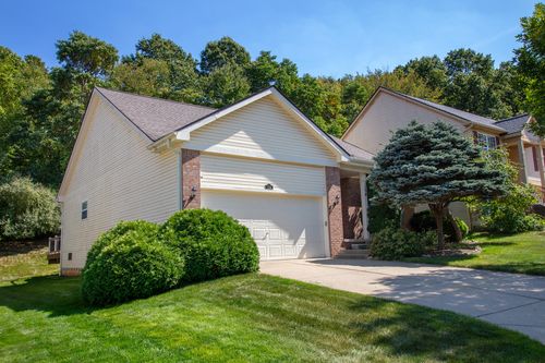 134 Eagle Ridge Rd, Lake Orion, MI, 48360-2612 | Card Image