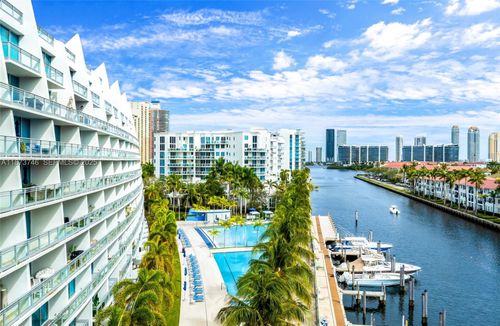 apt-302-2950 Ne 188th St, Aventura, FL, 33180-2751 | Card Image