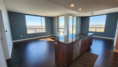 apt-1305-300 Bowie St, Austin, TX, 78703-4646 | Card Image