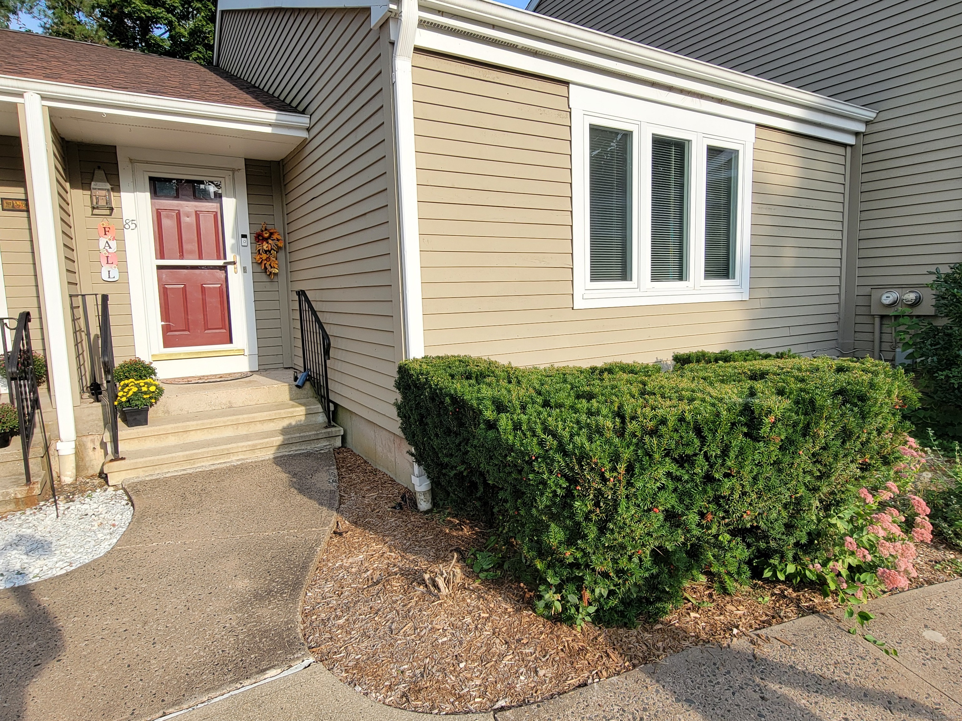 Clearview Ct, Southington, CT 06489