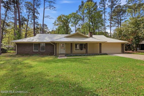 104 Park Trl, Brandon, MS, 39047-6124 | Card Image