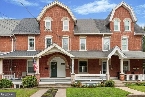 247 W Chestnut St, SOUDERTON, PA, 18964-1732 | Card Image