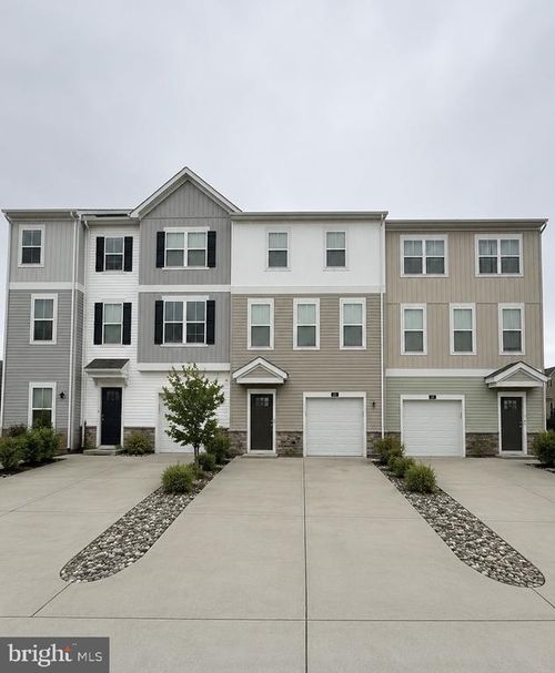 402 Honeyberry Ln, FREDERICKSBURG, VA, 22405-1295 | Card Image