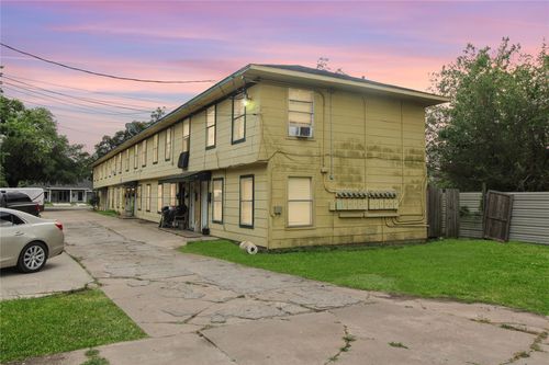 apt-5-8029 Detroit St, Houston, TX, 77017-2355 | Card Image