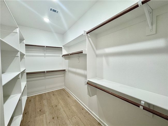 Large walk in closet | Image 14