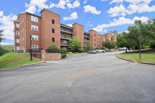 3330 Overland Dr, Condo with 2 bedrooms, 3 bathrooms and 2 parking in Roswell GA | Image 47