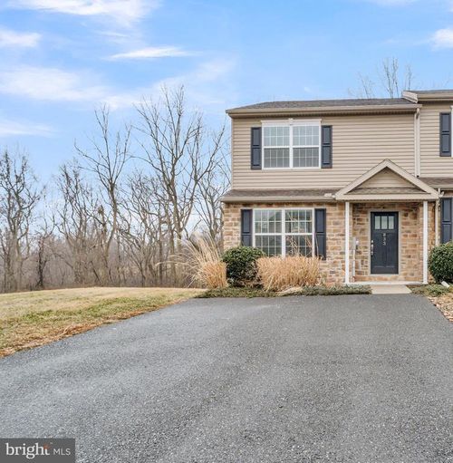 833 Gregs Dr, Harrisburg, PA, 17111-5558 | Card Image