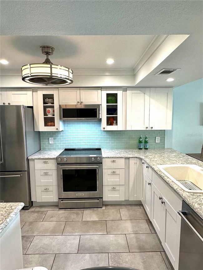 APT-402 - 610 Island Way, Condo with 2 bedrooms, 2 bathrooms and null parking in CLEARWATER BEACH FL | Image 4